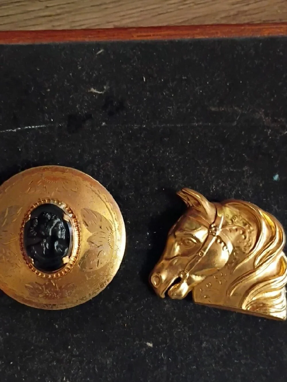 Gold-Tone Horse Head & Cameo Brooch Set - Women’s Jewelry